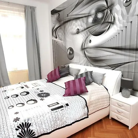 Astra 8 Apartment